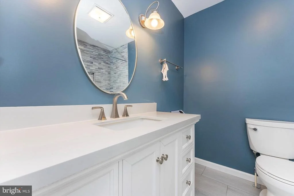 Photo of 2833 RODERICK ROAD