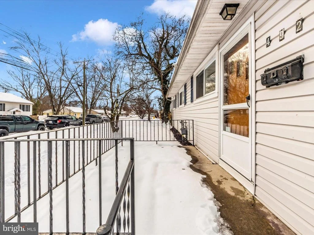 Photo of 492 BRUCE AVENUE