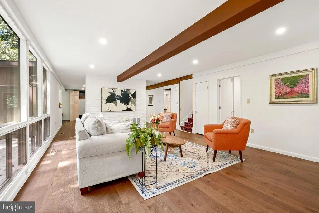 Photo of 8545 PINEWAY COURT