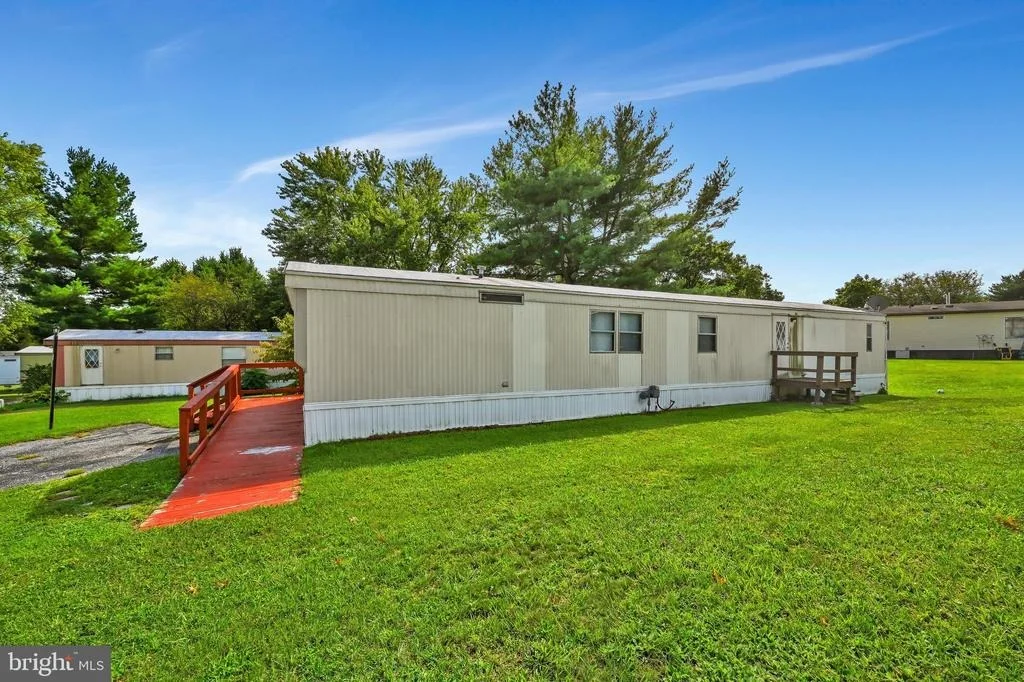 Photo of 25 WILLOW TREE LANE