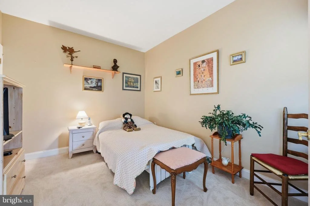Photo of Unit 304 at 2500 WATERSIDE DRIVE