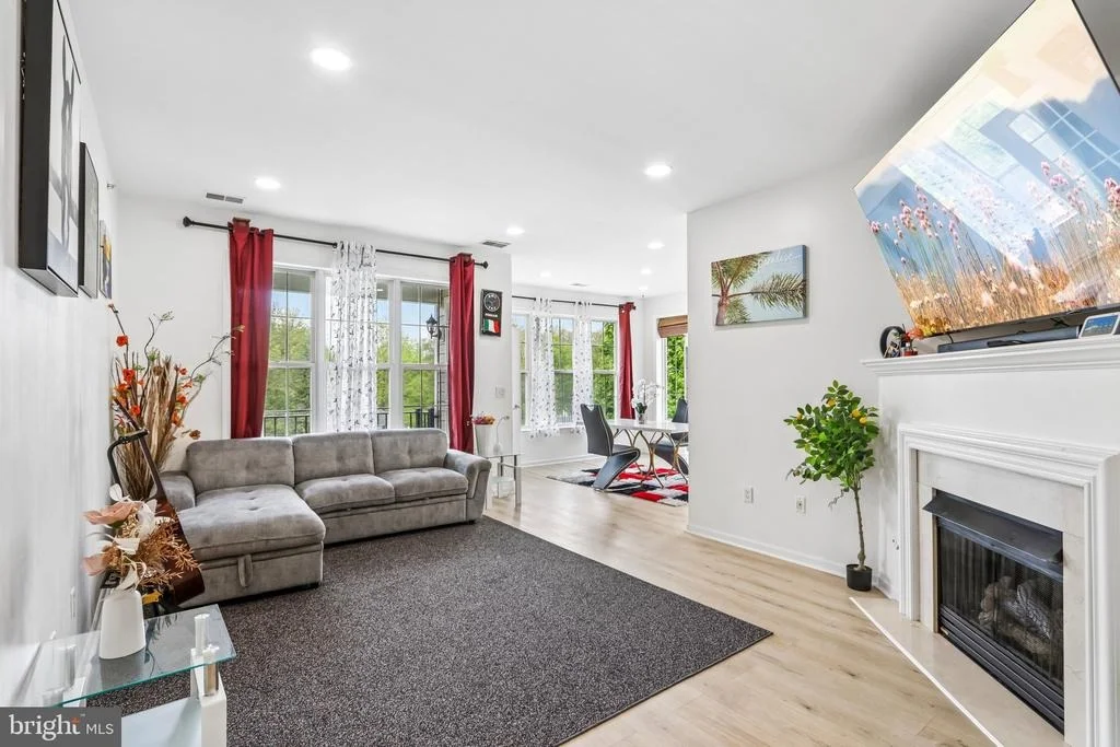 Photo of 121 KYLE WAY