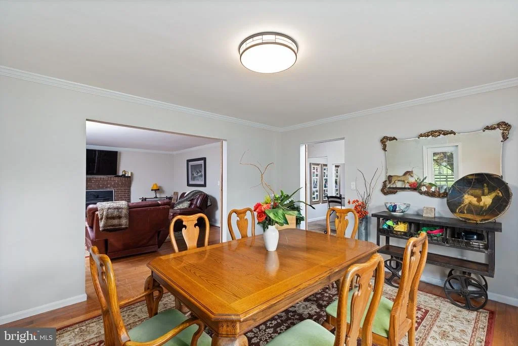 Photo of 2310 PUTNAM ROAD