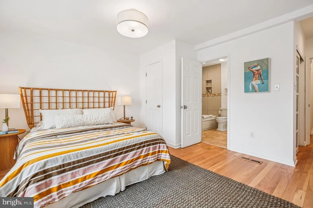 Photo of 1124 G STREET NE