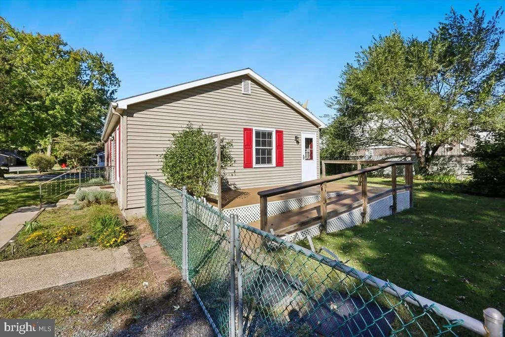Photo of 103 HONEYSUCKLE DRIVE