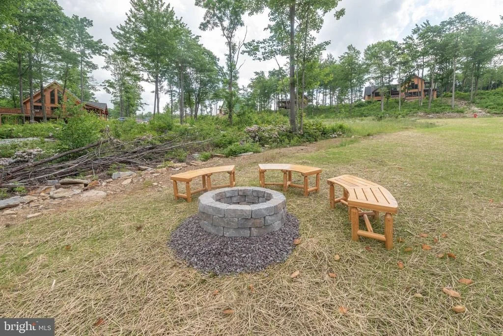 Photo of 828 N CAMP RD