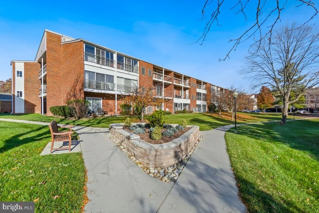 Photo of Unit 152F at 3500 FOREST EDGE DRIVE