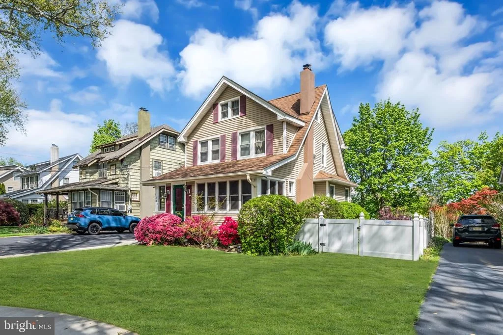Photo of 1281 LONGFELLOW AVE