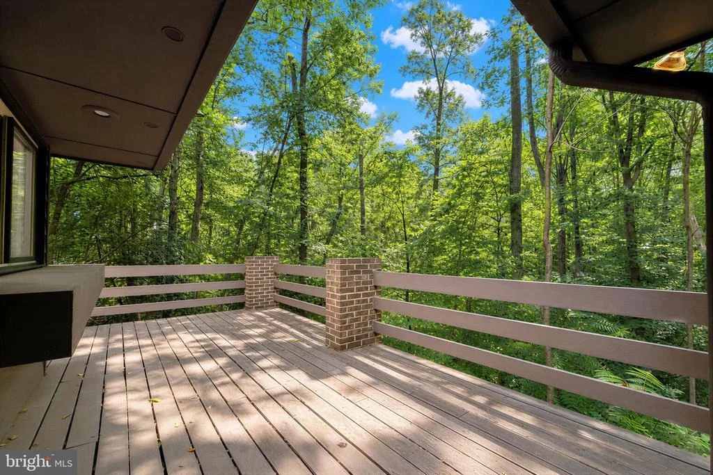 Photo of 8425 MAUSEN LANE