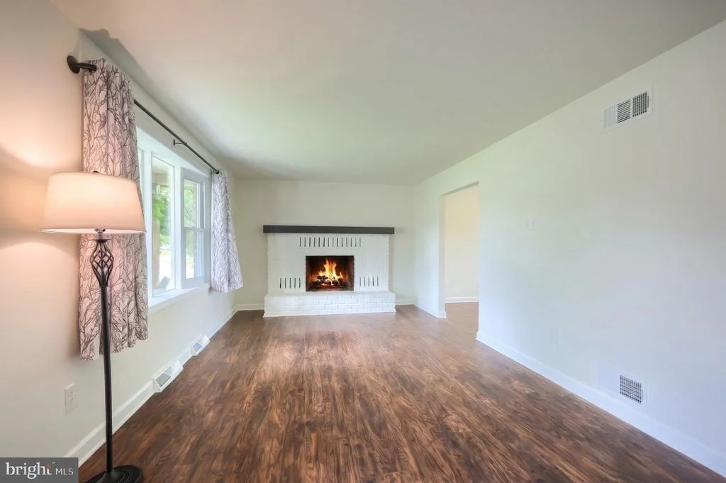 Photo of 27 COLONIAL DRIVE