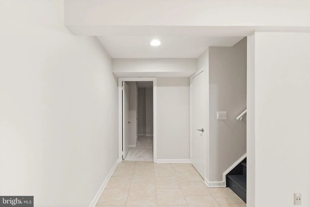 Photo of 2037 DURAND DRIVE