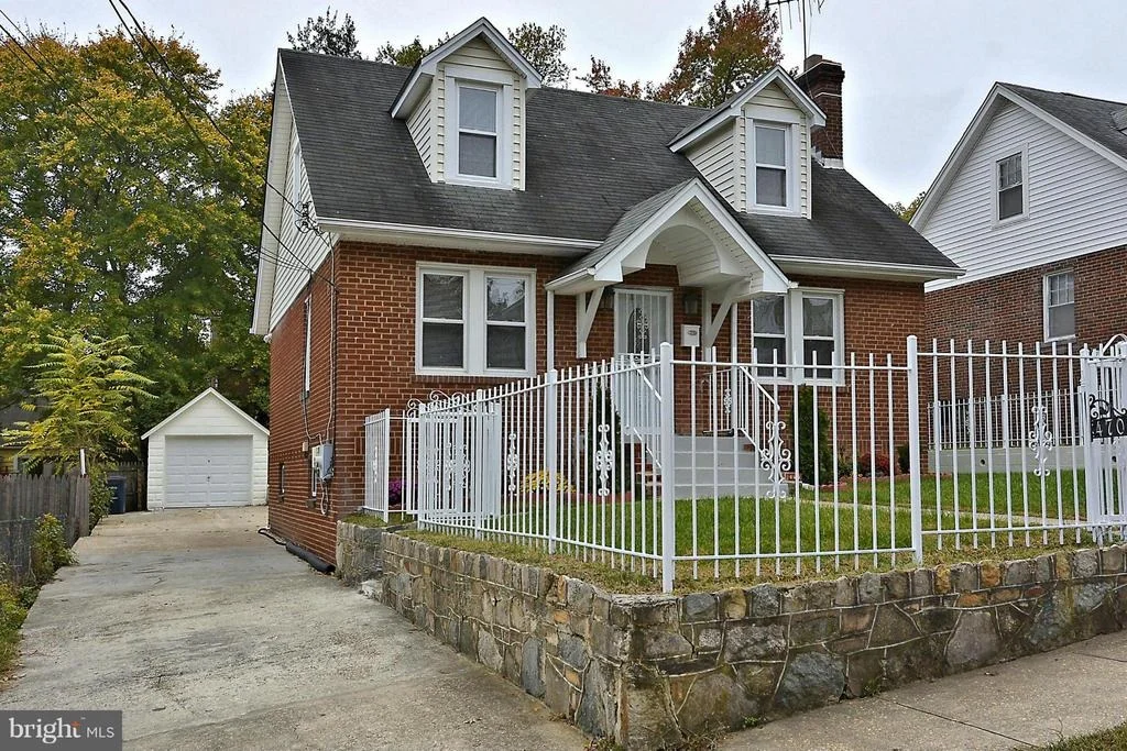 Photo of 4705 QUADRANT STREET