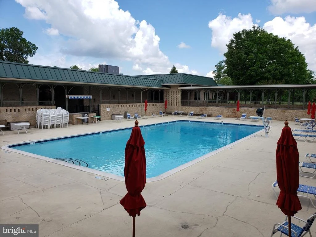 Photo of Unit 71B at 3600 GLENEAGLES DRIVE