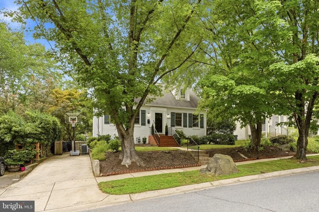 Photo of 9404 WORTH AVENUE