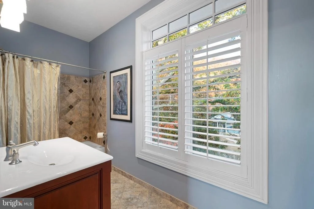 Photo of 206 HARBOR DRIVE