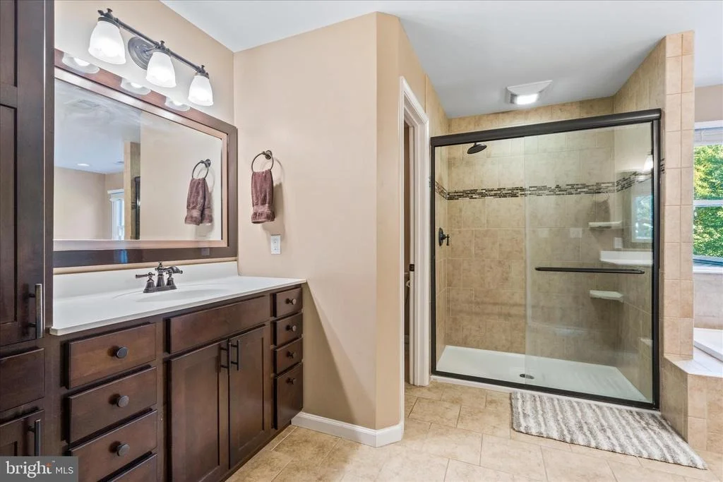 Photo of 9009 SHADYBROOK DRIVE