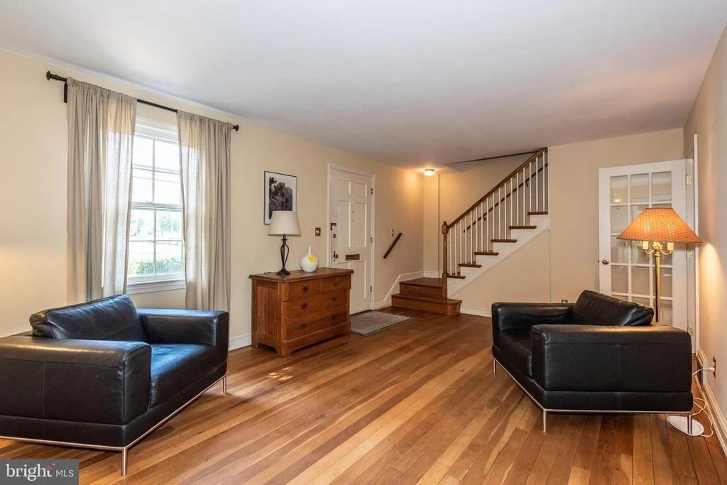 Photo of 1517 FOREST GLEN ROAD