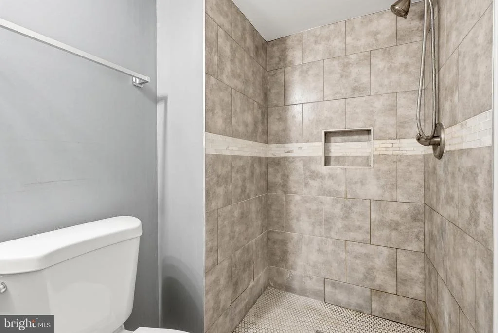 Photo of 6515 GATEWAY BOULEVARD