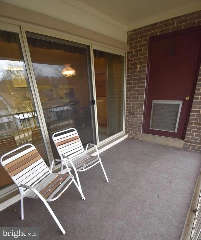 Photo of Unit 682D at 3330 GLENEAGLES DRIVE