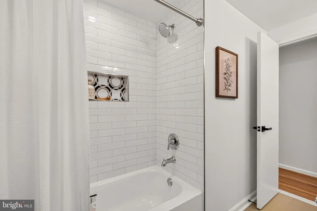 Photo of 4018 ROBERTSON BOULEVARD