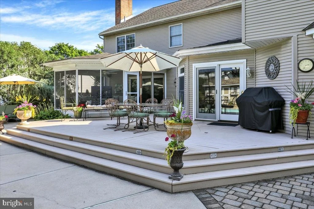 Photo of 225 LOGAN AVENUE