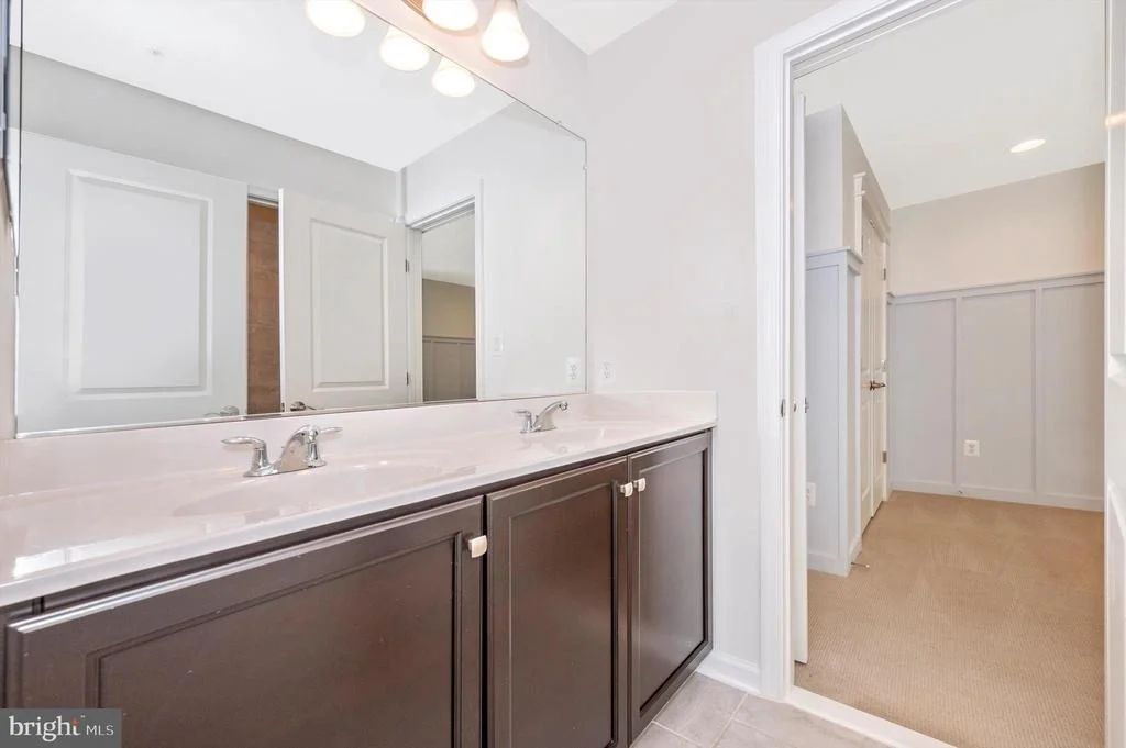 Photo of 8420 CLIFFVIEW LANE
