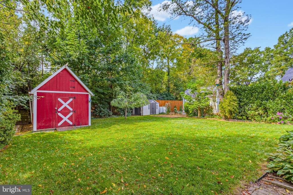 Photo of 717 MAPLETON ROAD