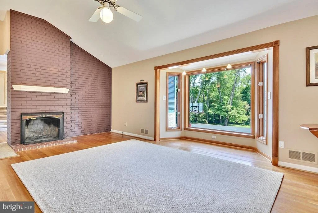 Photo of 2112 APPLE TREE LANE