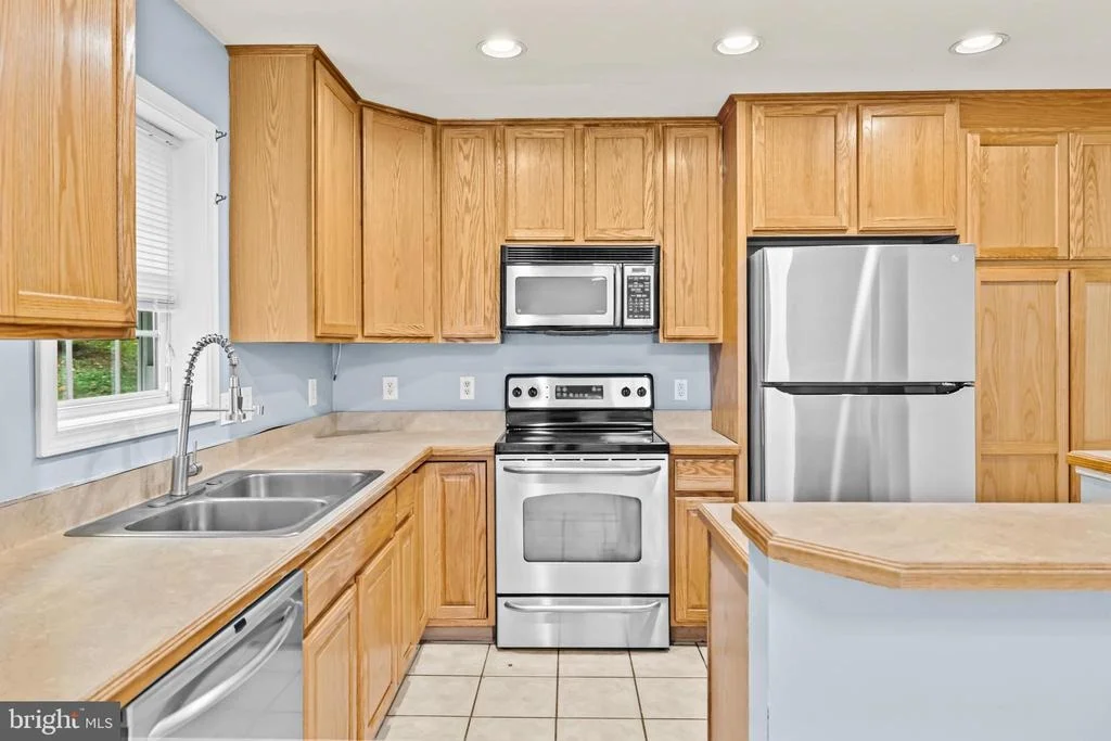 Photo of 8008 WASHINGTON DRIVE