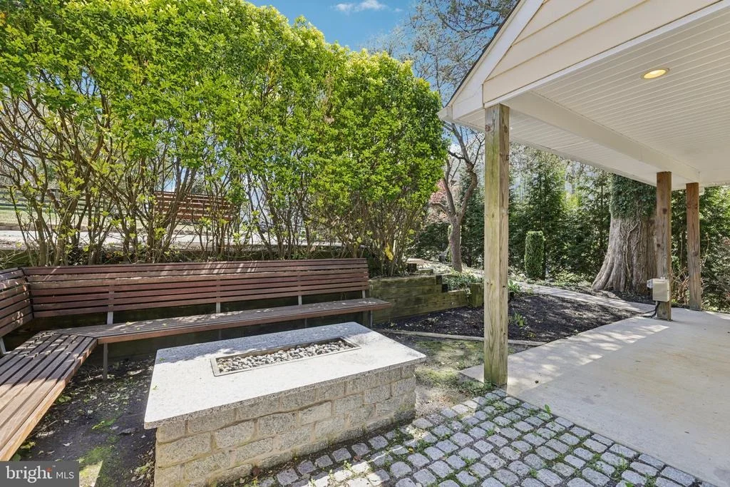 Photo of 2921 DUVALL ROAD