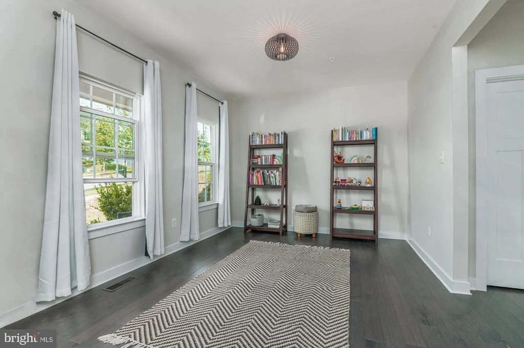 Photo of 405 POTOMAC VIEW PARKWAY