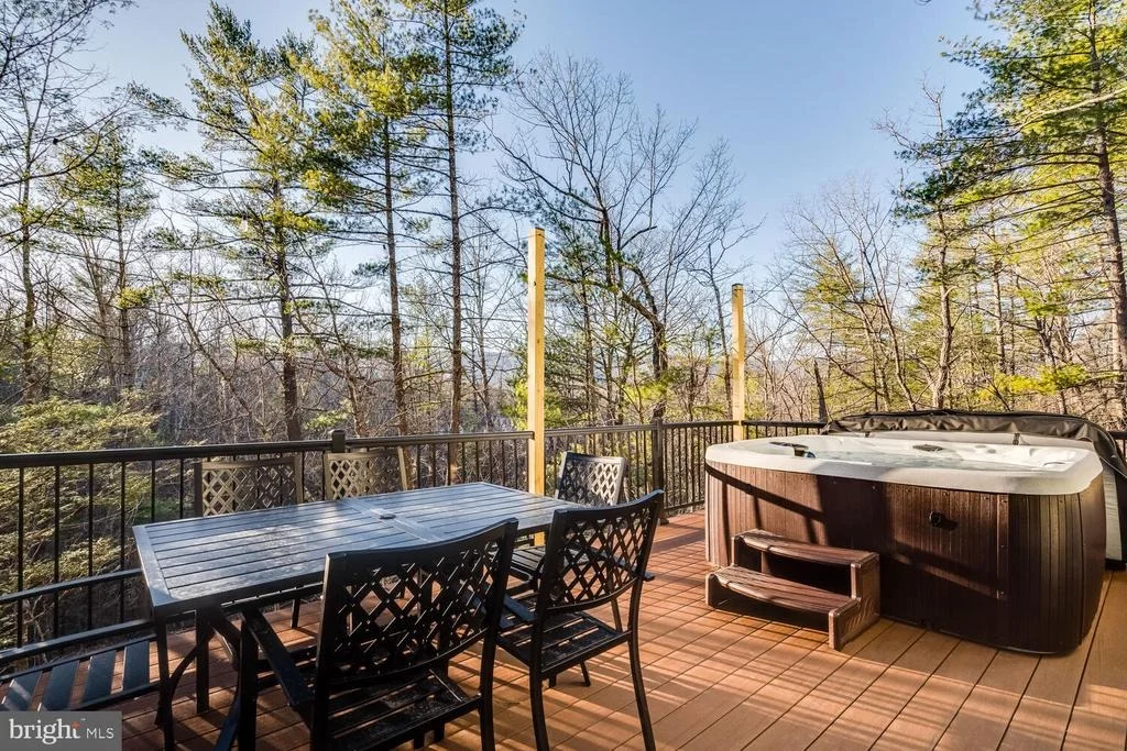 Photo of 1355 GREENVIEW DRIVE