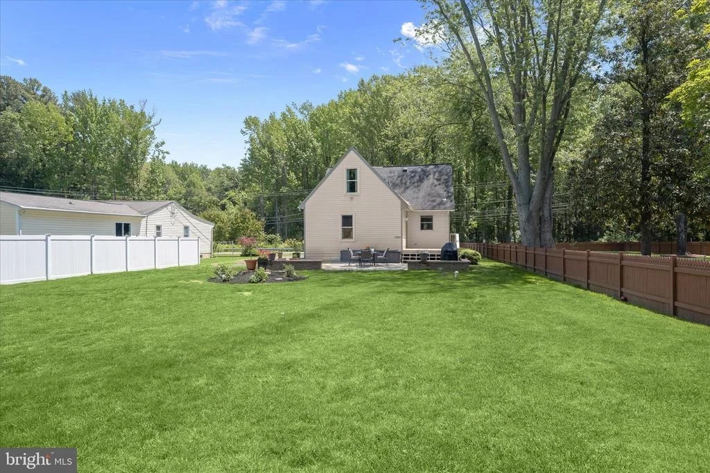 Photo of 1470 LOG INN ROAD