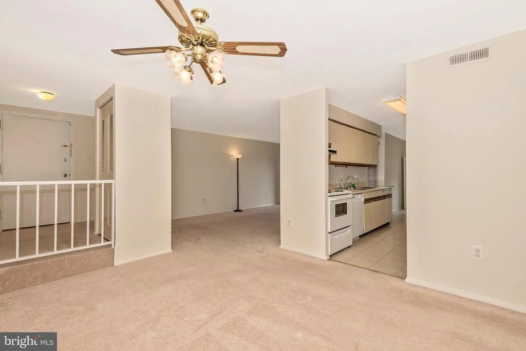 Photo of Unit 21 at 423 CHRISTOPHER AVENUE