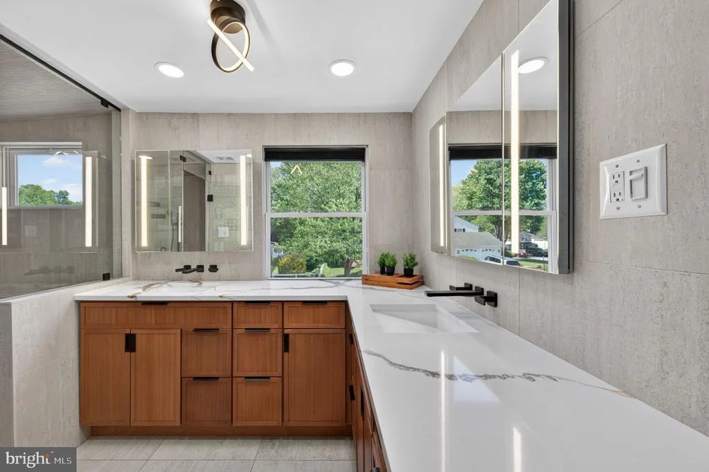 Photo of 4202 MINSTRELL LANE