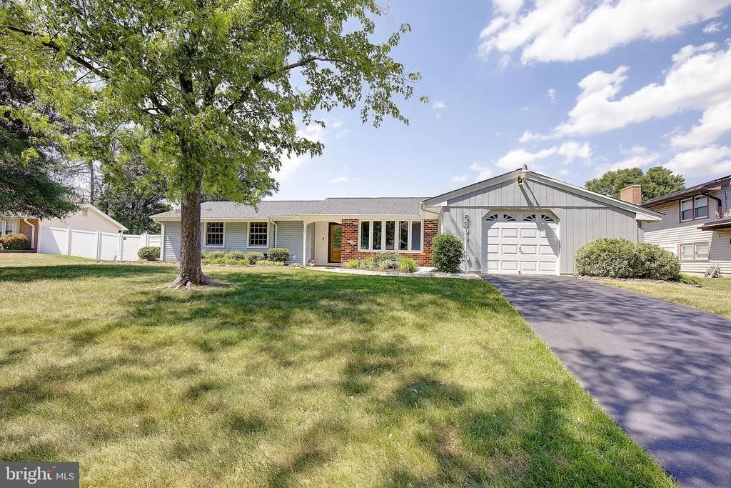 Photo of 5304 DORIS DRIVE