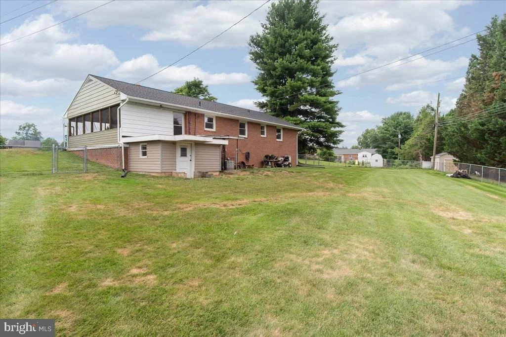 Photo of 10602 OAKTREE CIRCLE