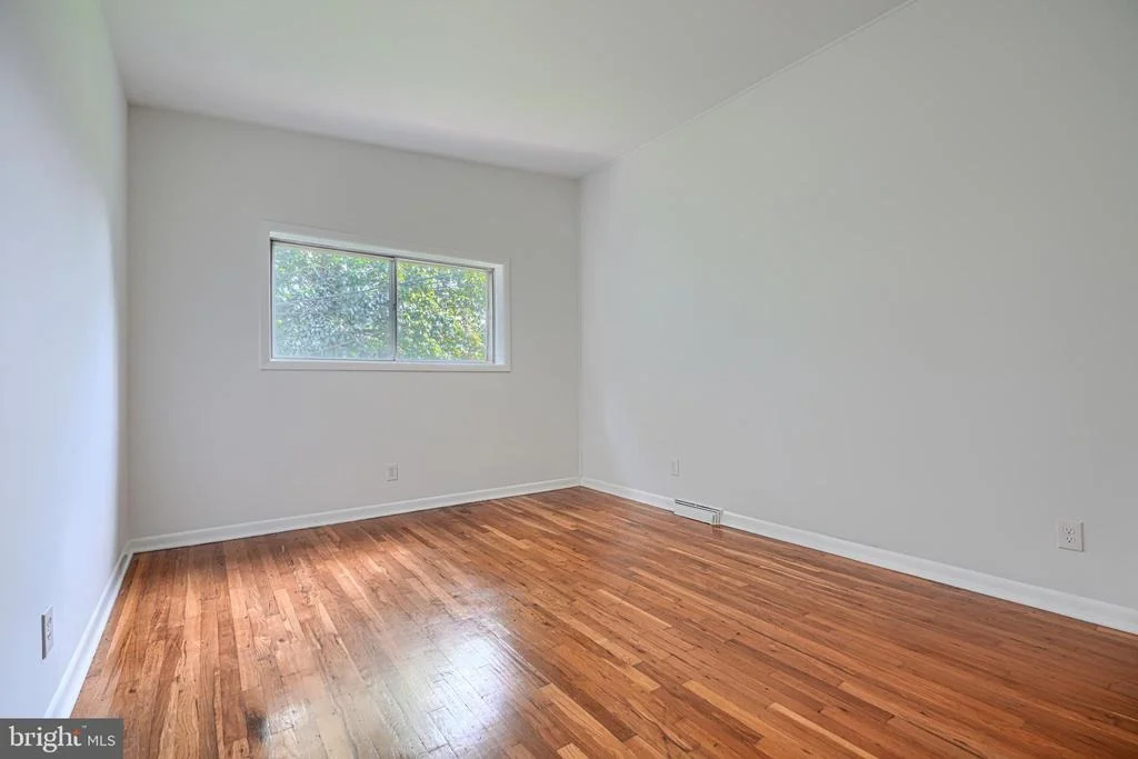 Photo of 2421 FOREST GREEN ROAD