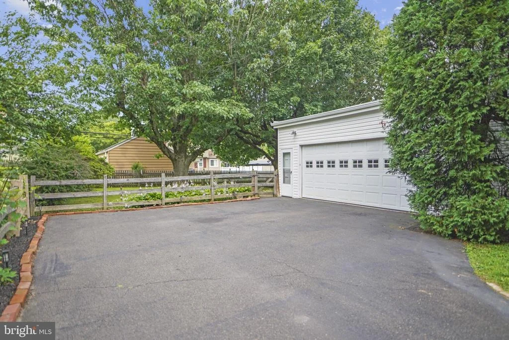 Photo of 2111 RUSH ROAD