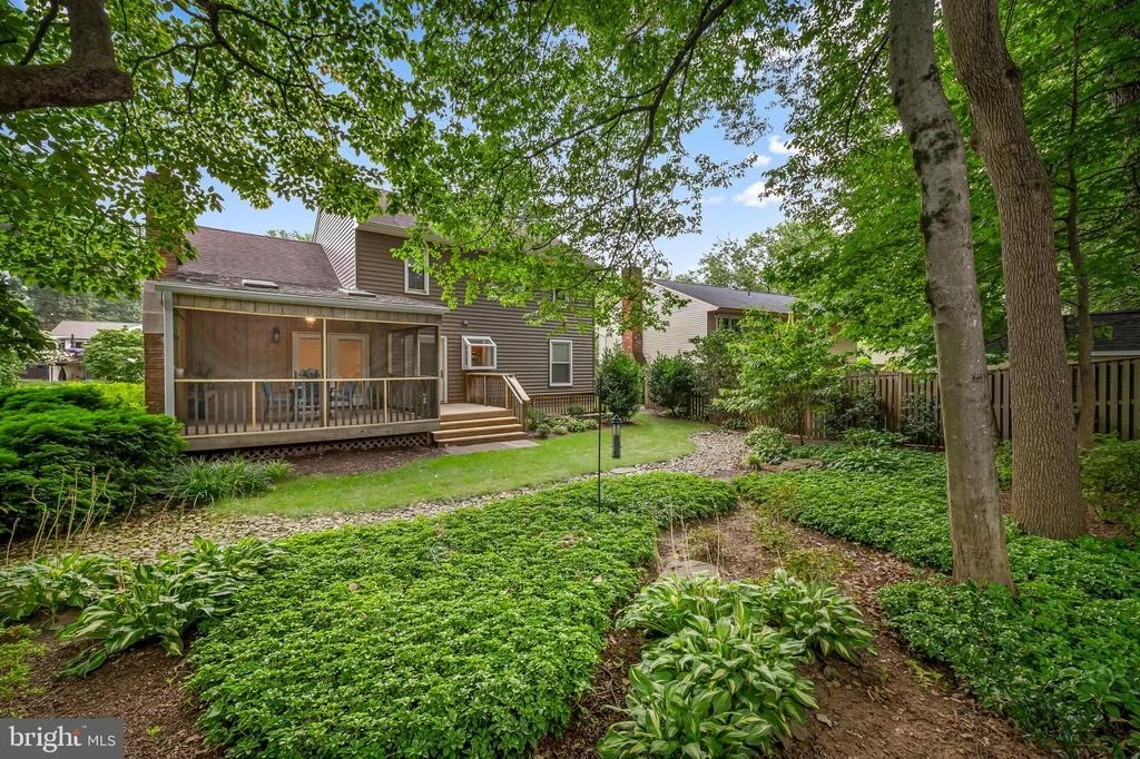 Photo of 427 YORKSHIRE DRIVE
