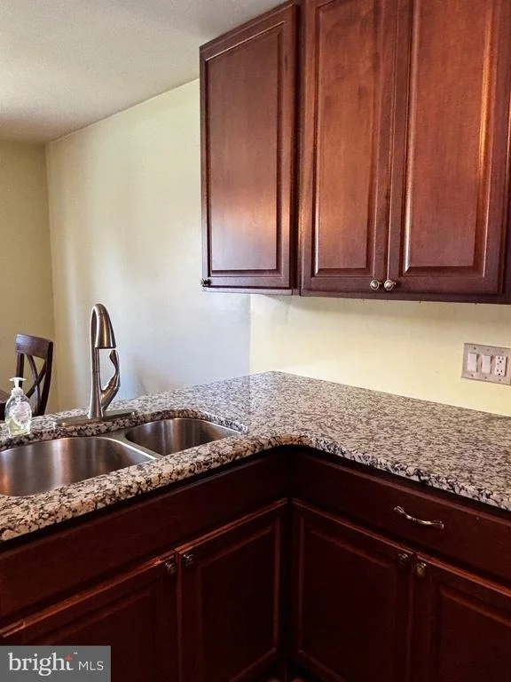 Photo of 811 LYNVUE ROAD