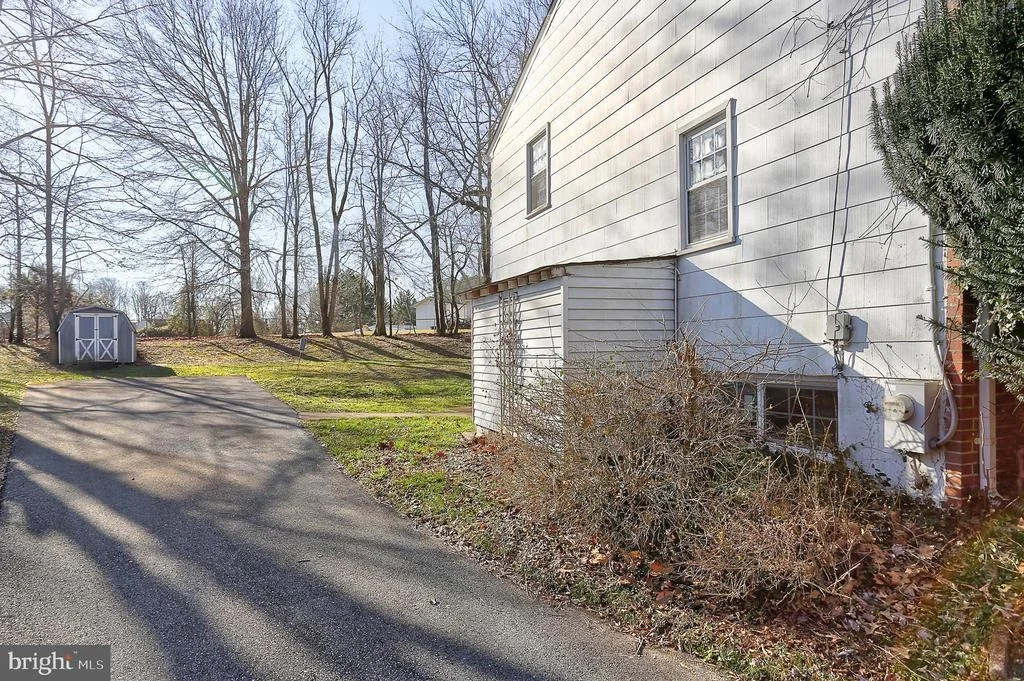 Photo of 6105 WINDHAM ROAD