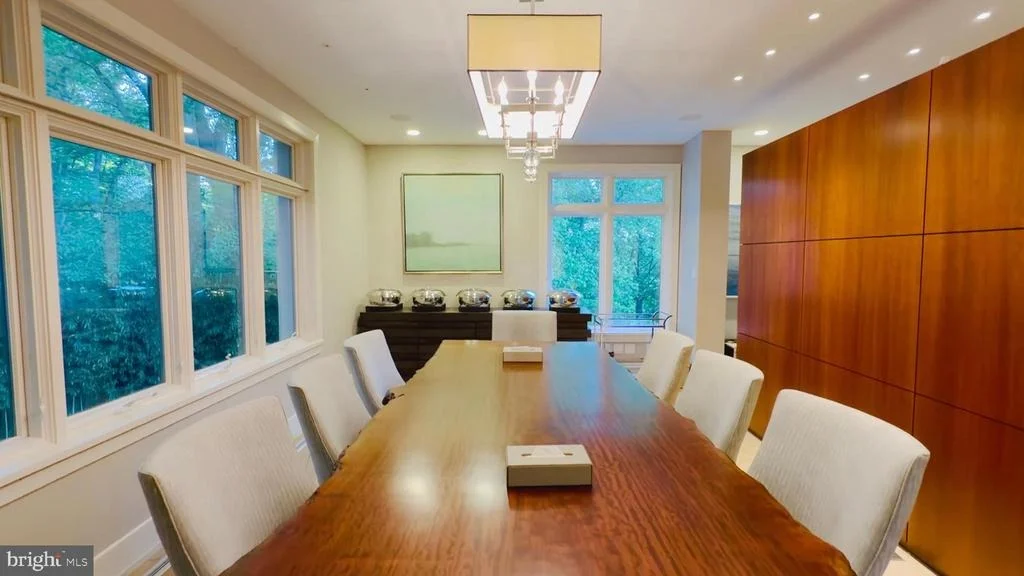 Photo of 1100 CREST LANE