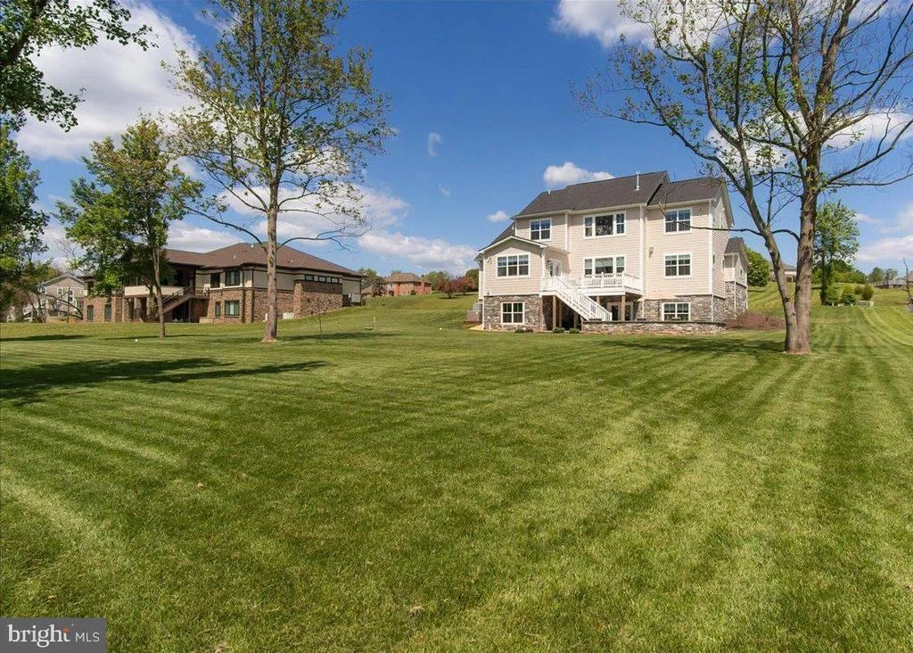 Photo of 7172 MEADOWBROOKE DRIVE