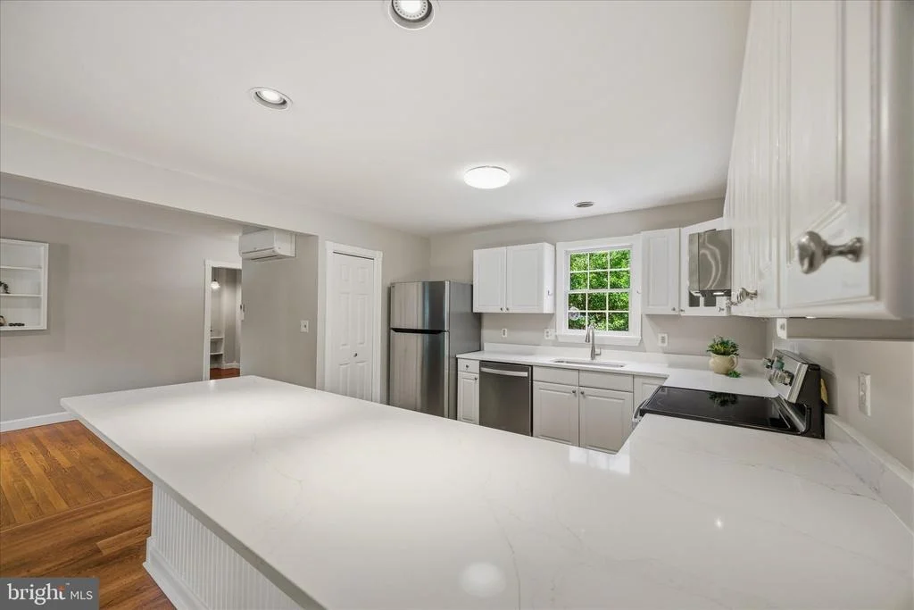 Photo of 565 SUNSET KNOLL ROAD