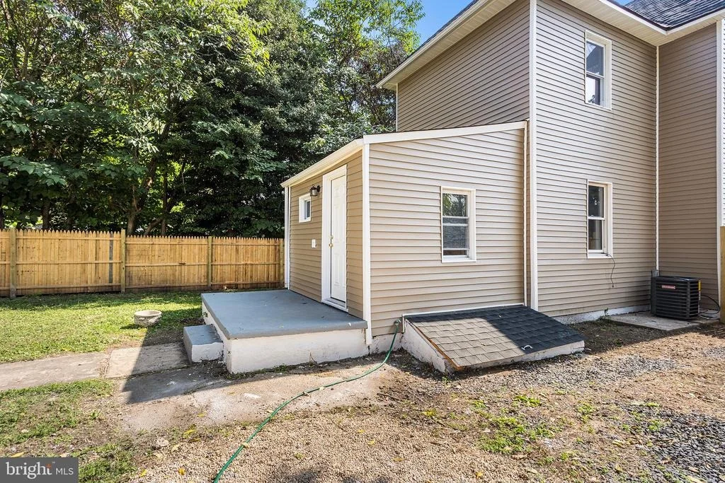 Photo of 623 W 3RD STREET W