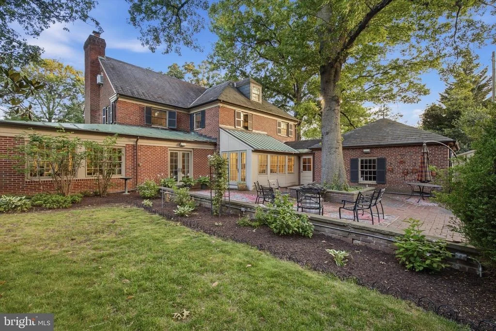 Photo of 2 BELLEMORE ROAD