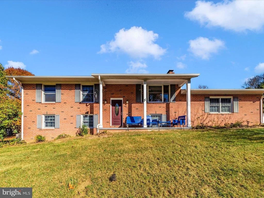 Photo of 9242 OAK TREE CIRCLE