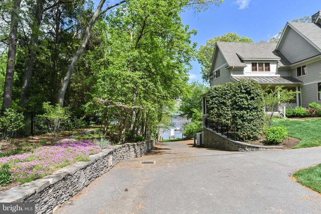 Photo of 11715 RIVER DRIVE