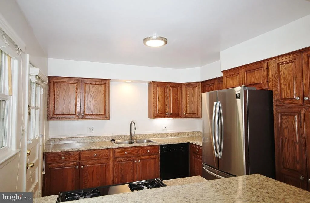 Photo of 5504 INVERCHAPEL ROAD
